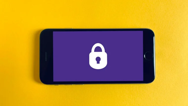 Lock Your Phone Screen the Smart Way